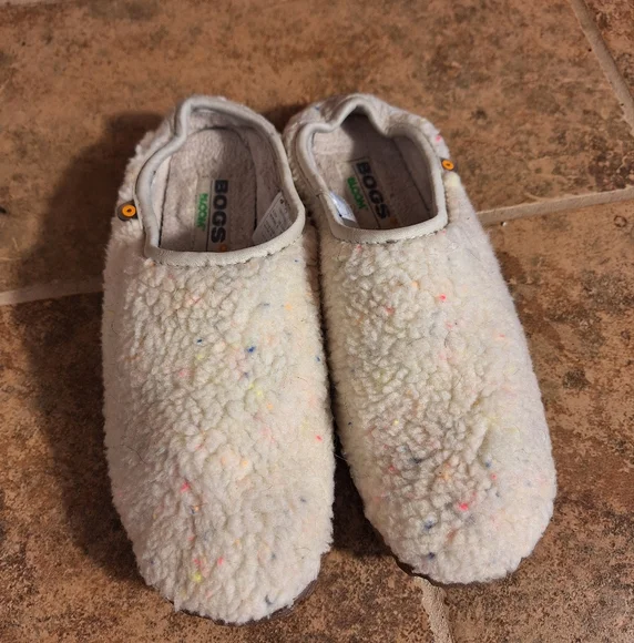 Bogs Size 8 Cozy Sherpa Cream Funfetti Slippers - Picture 2 of 7